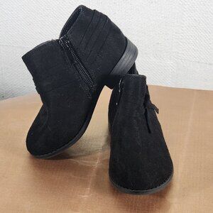 Unr8ed Black Faux Suede Side Bow and Side Zip Small Heel Reece Booties Kid Sz 8M